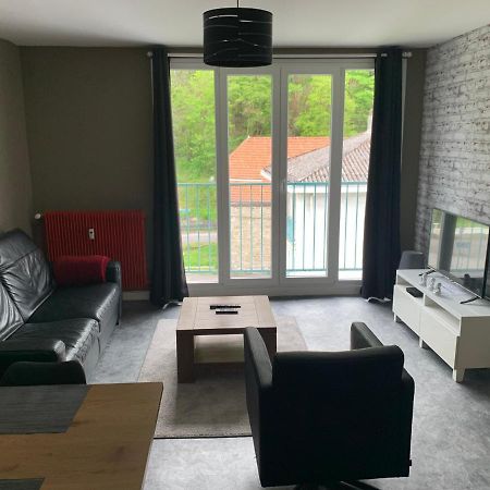 Appartement Tout Confort Dans Une Residence Calme Givet Exteriör bild