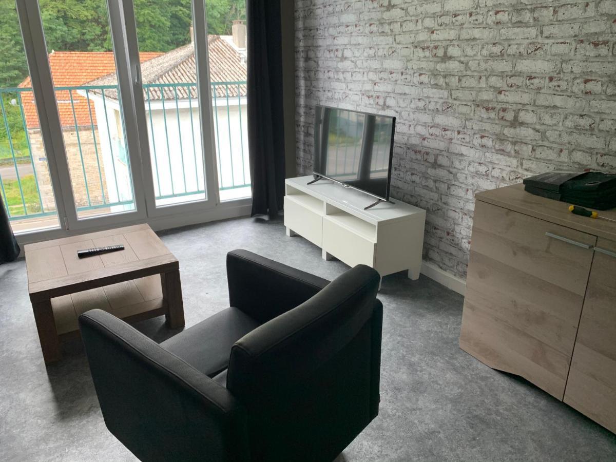 Appartement Tout Confort Dans Une Residence Calme Givet Exteriör bild