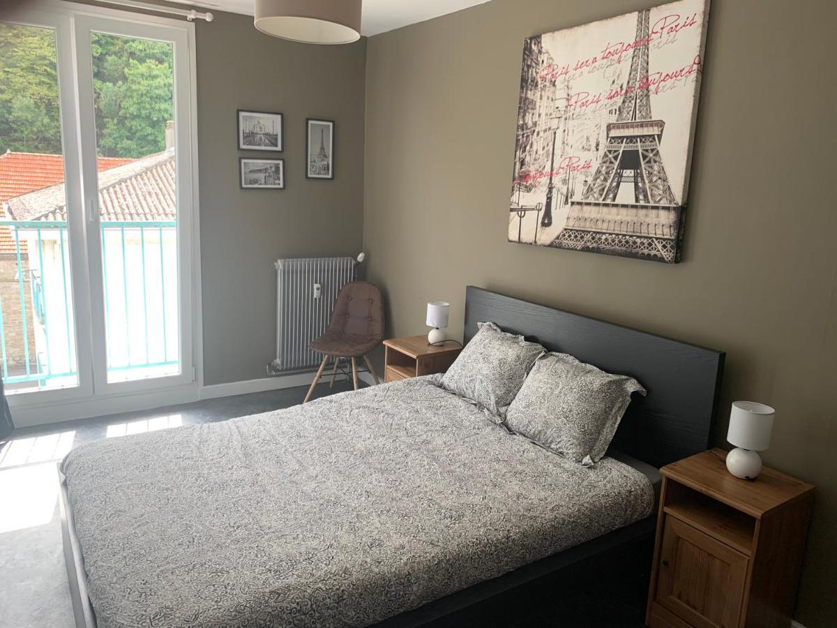 Appartement Tout Confort Dans Une Residence Calme Givet Exteriör bild