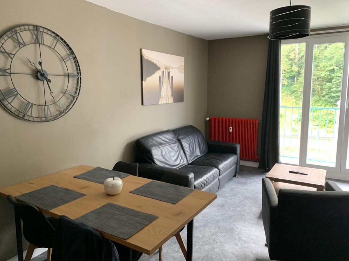 Appartement Tout Confort Dans Une Residence Calme Givet Exteriör bild