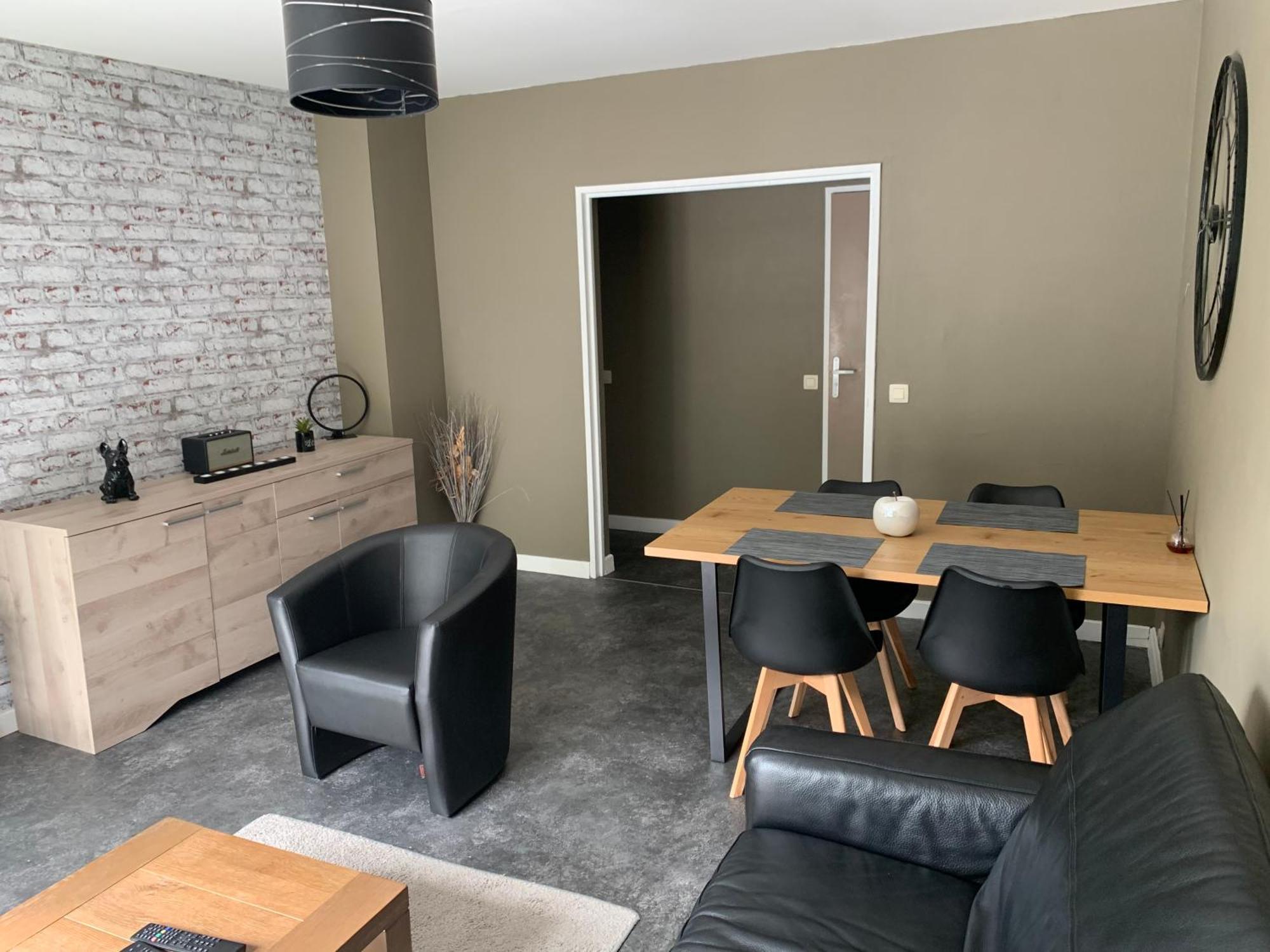Appartement Tout Confort Dans Une Residence Calme Givet Exteriör bild